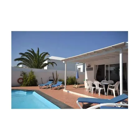 فيلة Lupin With Private Heated Pool